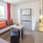 Aparthotel Trio 4*