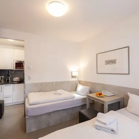 Apart-hotel Trio 4*